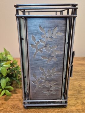 DECORATIVE Brushed Silver Tone Metal Leaf Motif Lantern Tealight Candleholder